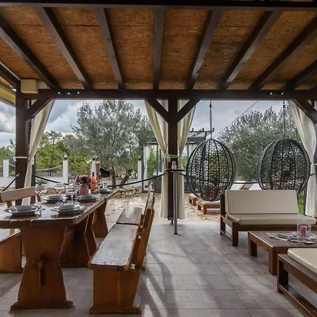 Villa Nira Radoni *