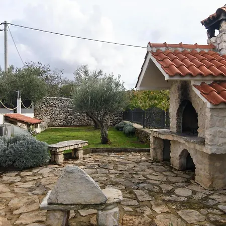 Nira Radoni