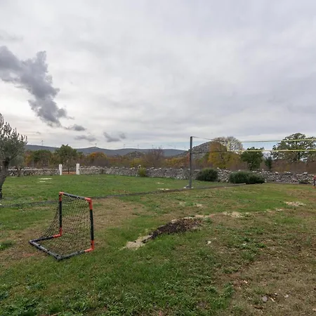 Nira Radoni Villa