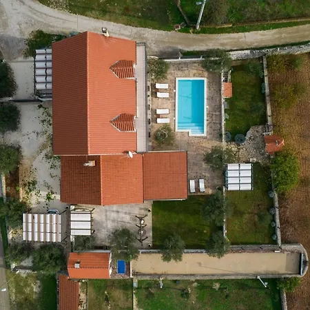 Villa Nira Radoni Radonic