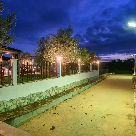 Nira Radoni Villa *